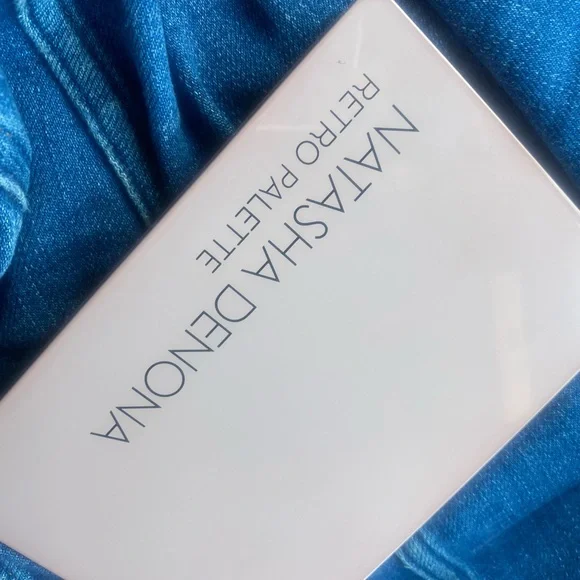 NEW IN BOX 💫 NATASHA DENONA RETRO PALETTE - Picture 4 of 5